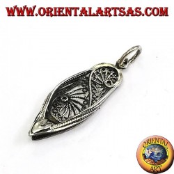 Colgante de plata de un zapato típico de la India