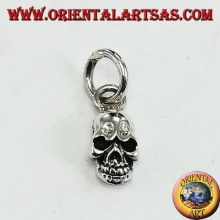 Pendentif en argent, le crâne du dur