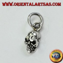 Pendentif en argent, le crâne du dur