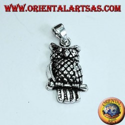 Colgante de plata búho en la rama