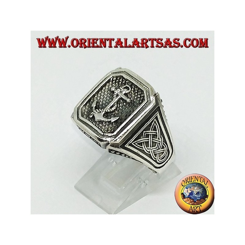 Anillo de plata con ancla con nudo celta