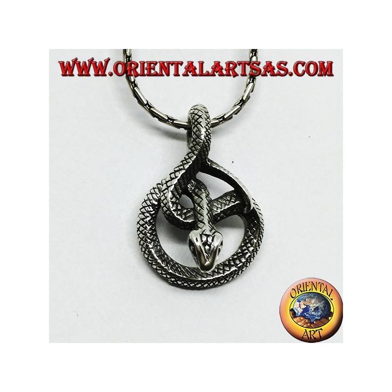 Colgante en plata, serpiente anudada