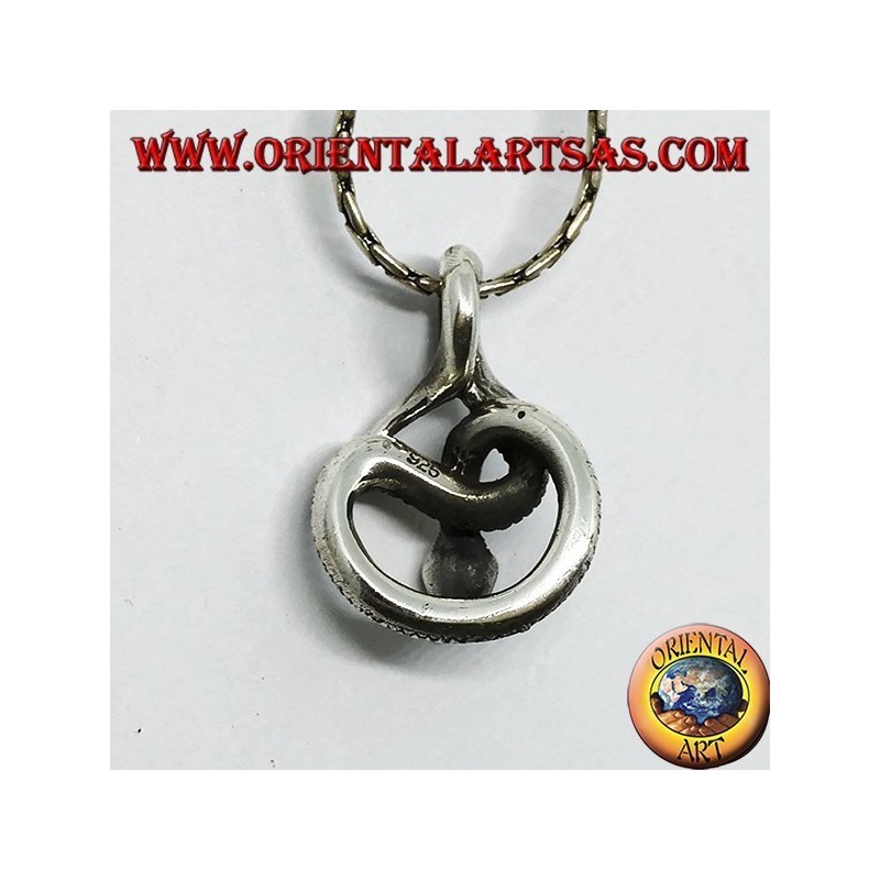 Colgante en plata, serpiente anudada