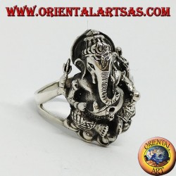 Silberner Ring mit Ganesh, der auf der Lotosblume sitzt