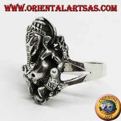 Silberner Ring mit Ganesh, der auf der Lotosblume sitzt