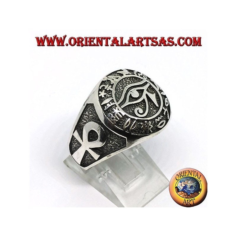 Anello in argento, occhio di Horus contornata da  geroglifici ed ank sui lati
