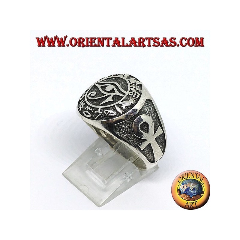 Bague en argent, oeil de Horus entouré de hiéroglyphes et ank sur les côtés