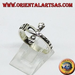 Bague en argent avec Ankh de croix cloutée