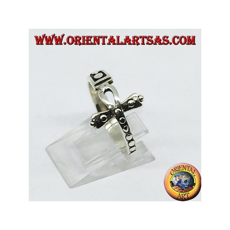 Bague en argent avec Ankh de croix cloutée