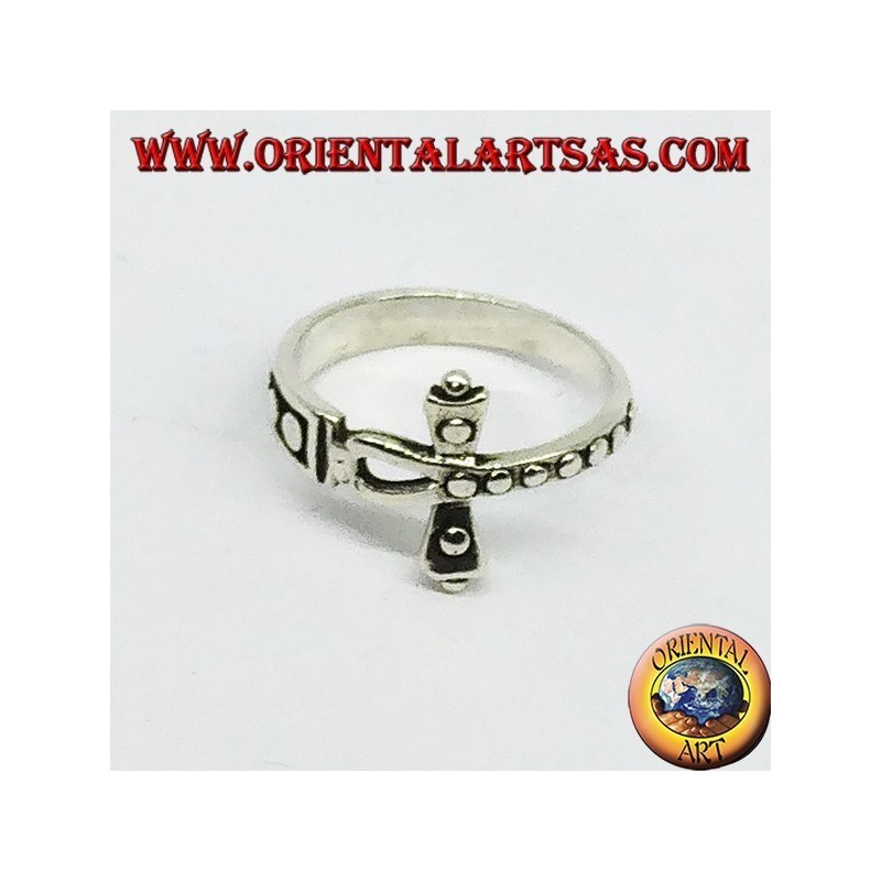 Bague en argent avec Ankh de croix cloutée