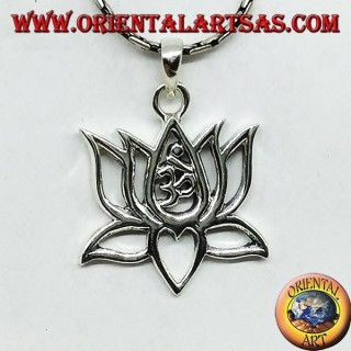 Colgante de plata flor de loto con sagrada silaba central om Aum