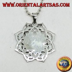 Colgante de plata con sílaba sagrada Auṃ u Oṃ en la flor de loto