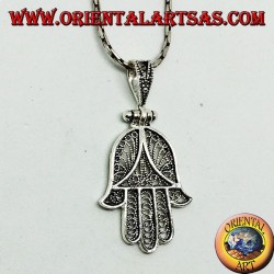 Pendentif dans les mains de Fatima ou Miriam Hamsa en filigrane