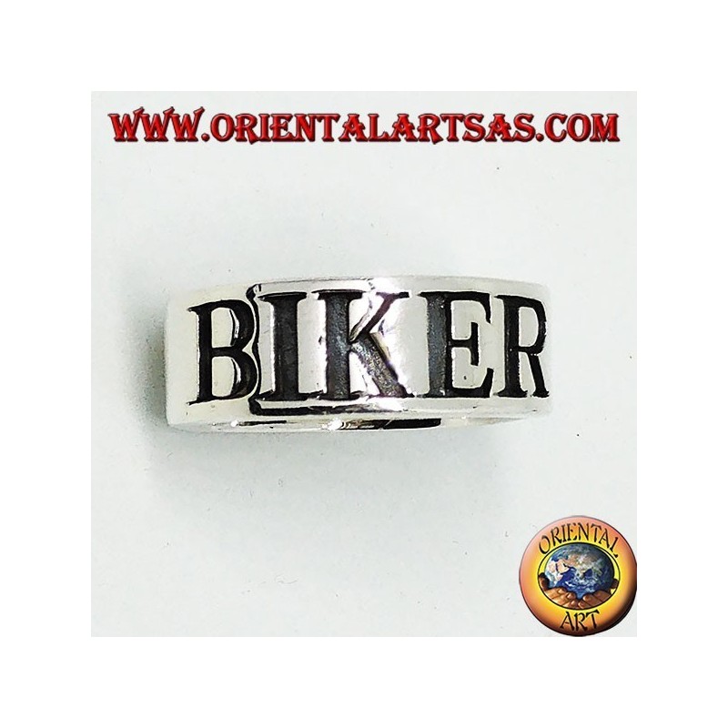 Silberner Bandring mit BIKER-Gravur