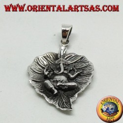 Colgante de plata, Ganesha en la hoja.