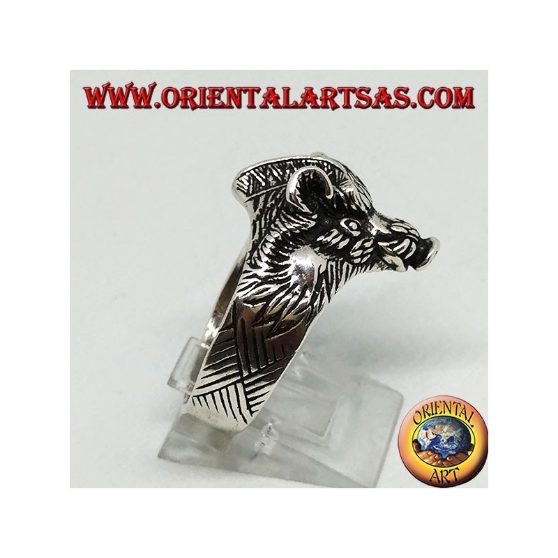 Anello in argento con testa di cinghiale