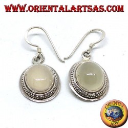 Pendientes de plata con piedra de luna ovalada (adularia)