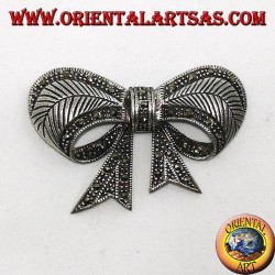 Silver brooch with bow shaped marcasites