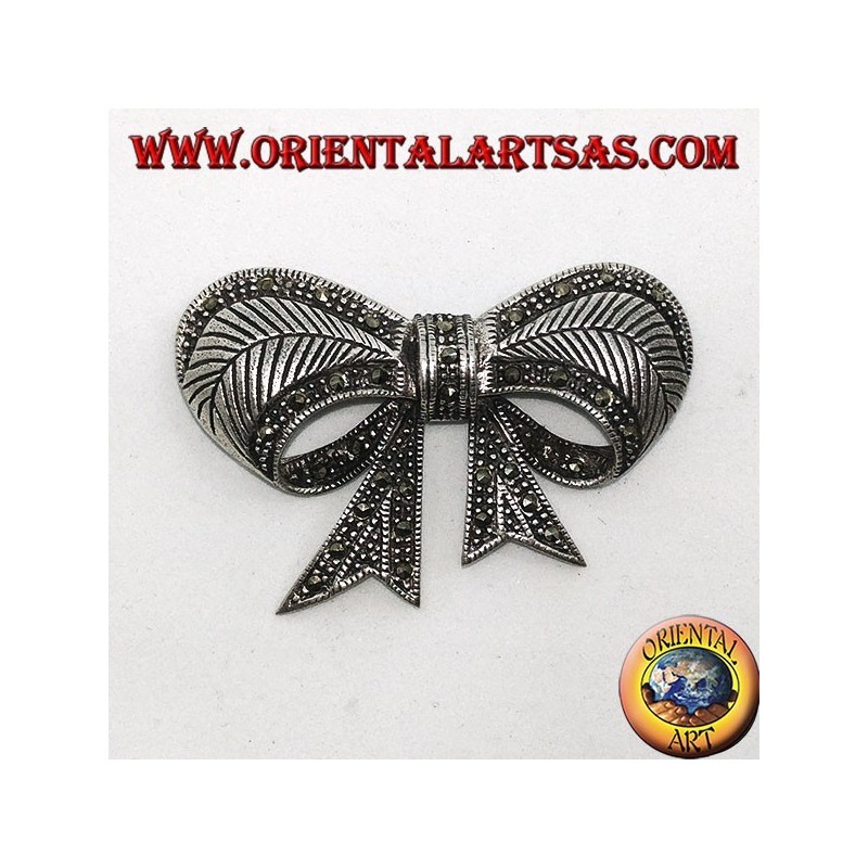 Spilla in argento con marcasiti a forma fiocco