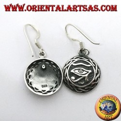 Pendiente en colgante de plata del ojo de Ra Horus rodeado de tejido.