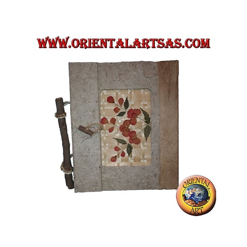 Photo album in tree bark and flower petals with clasp, 20 cm