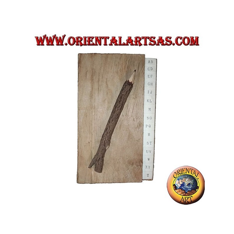 Telefonbuch in Baumrinde und große Buchstaben mit Bleistift, 21 cm