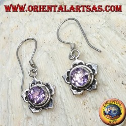 Silberohrringe mit rundem Amethyst in Form einer Blume mit fünf Blütenblättern