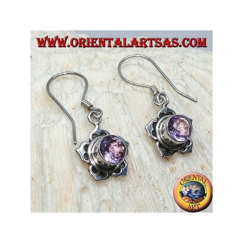 Silberohrringe mit rundem Amethyst in Form einer Blume mit fünf Blütenblättern