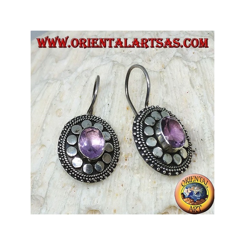 Pendientes de plata con amatista ovalada con mano de obra en forma de flor