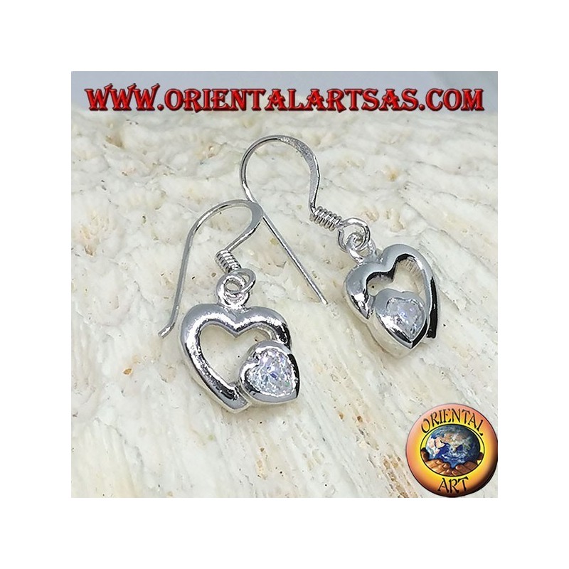 Boucles d'oreilles en argent avec un coeur en zircon au coeur d'argent