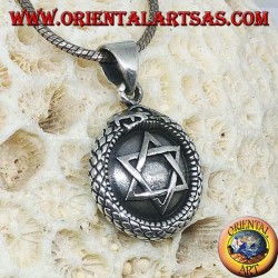 Colgante de plata, talismán Uroboro Ouroboros con pentáculo en placa