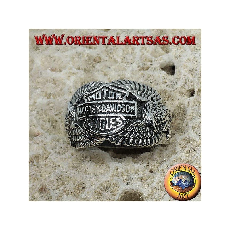 Bague en argent avec le logo Harley Davidson parmi les aigles