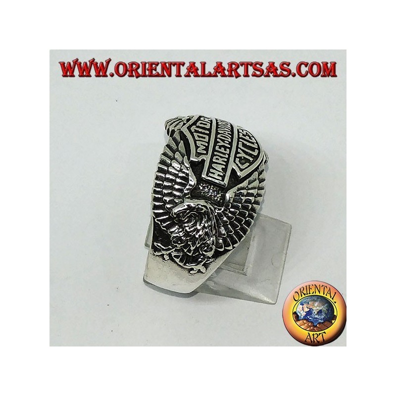 Anillo de plata con el logo de Harley Davidson entre las águilas.