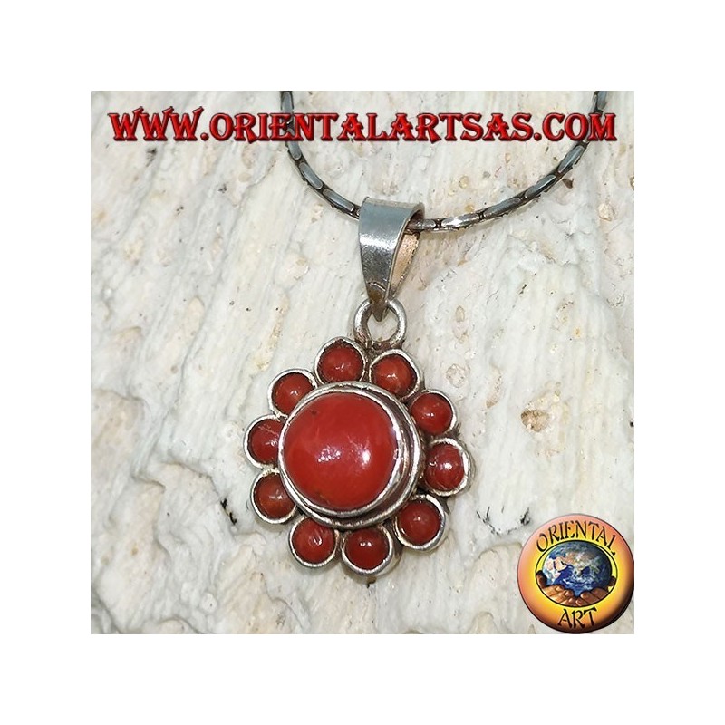 Colgante de plata con forma de flor de corales naturales.