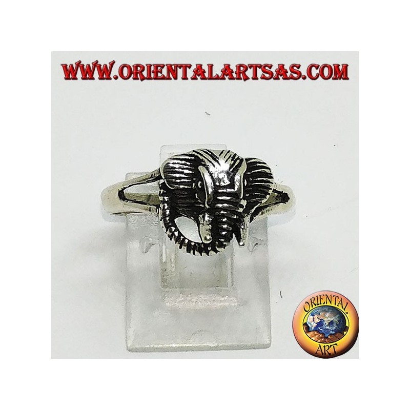 Anello in argento con testa di elefante pachiderma