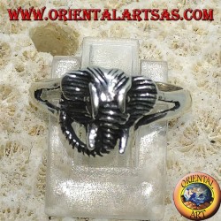 Anillo de plata con cabeza de elefante pachyderm.