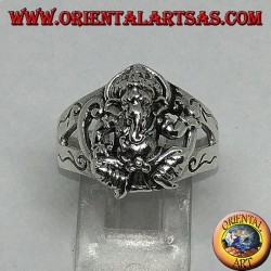 Silberring mit sitzendem Ganesh mit sechs seitlichen Ringverzierungen