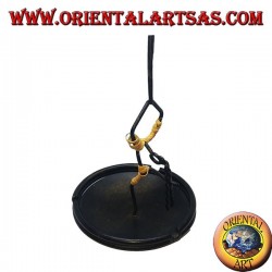 Incienso ardiente, cenicero de hierro forjado, la bailarina.