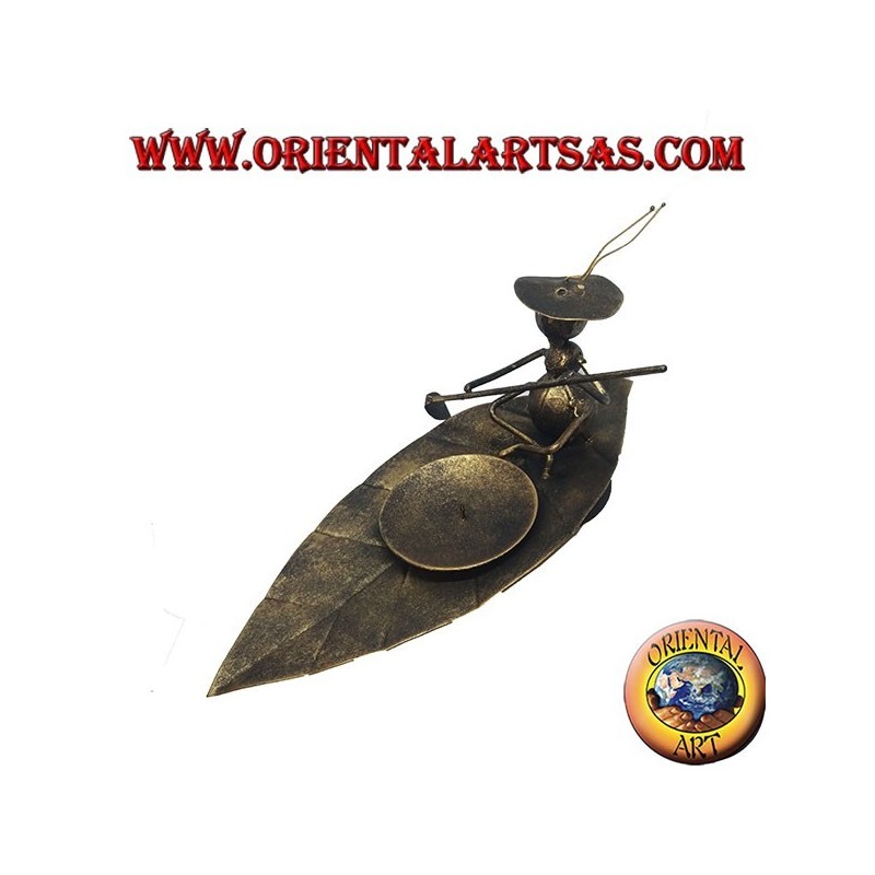 Wrought iron candle holder, ant ferrying machine on the leaf