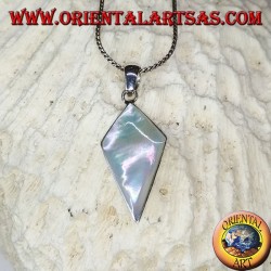 Silver pendant with shield-shaped mother-of-pearl