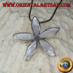 Silver pendant with star-shaped mother-of-pearl