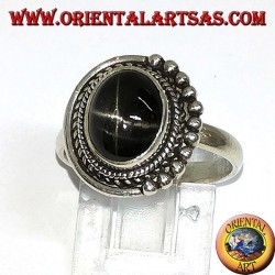 Bague en argent avec étoile noire, sertie ovale