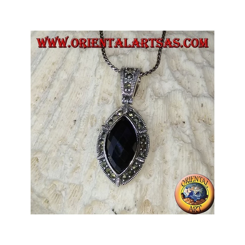 Ciondolo in argento con onice sfaccettata ovale a punta e marcasite sul bordo