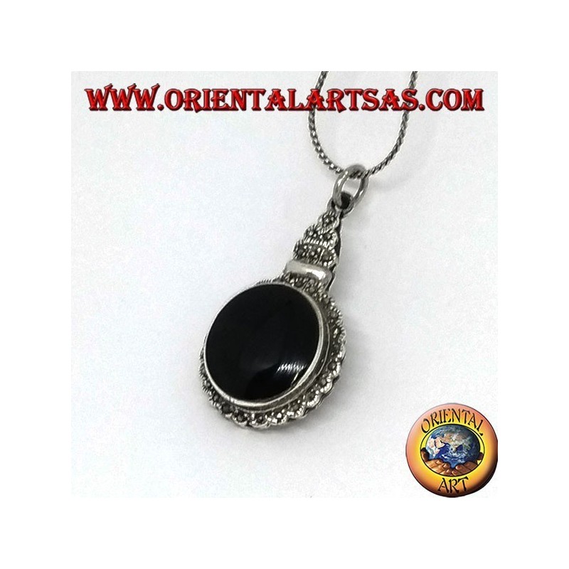 Ciondolo in argento con onice tonda e marcasite sul bordo stile imperiale