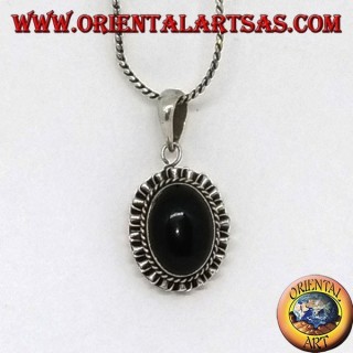 Pendentif en argent avec onyx ovale et bord ondulé