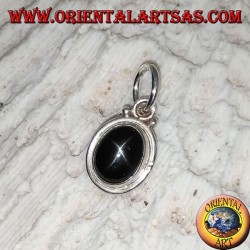 Colgante de plata con estrella negra (Diopside) ovalada y borde liso