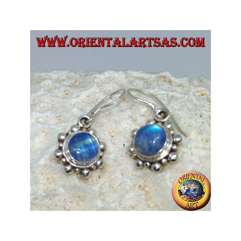 Pendientes de plata con labradorita azul redonda.