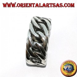 Bague en argent avec une grande chaîne rigide