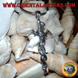 Pendentif en argent, épée avec serpent torsadé