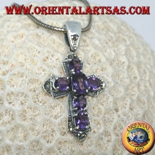 Pendentif en argent en forme de croix avec des marcassites et six améthystes